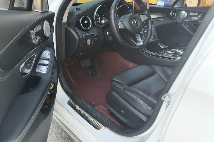 Used Mercedes-Benz C-Class 2015 Revised C 200 L Sport Edition Interior 3