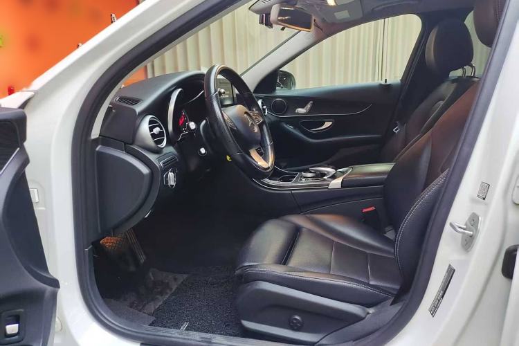 Used Mercedes-Benz C-Class 2015 C 200 station wagon Interior 3