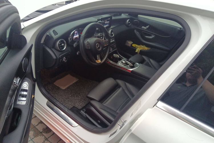 Used Mercedes-Benz C-Class 2015 C 200 station wagon Interior 3