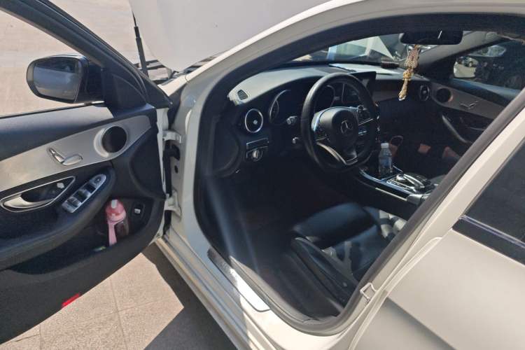 Used Mercedes-Benz C-Class 2015 C 200 Sport Edition Interior 3