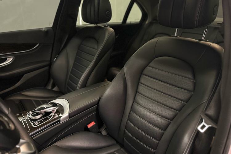 Used Mercedes-Benz C-Class 2015 C 200 L 4MATIC Interior 3