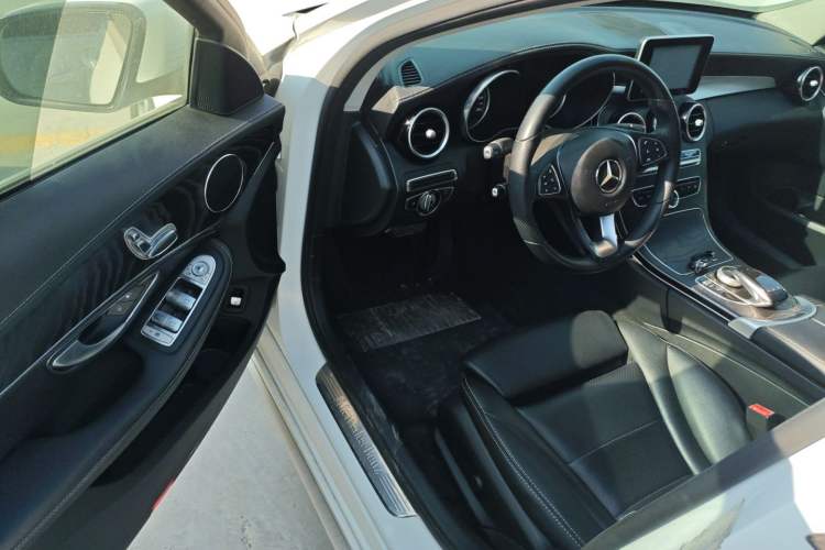 Used Mercedes-Benz C-Class 2015 C 180 L Sport Edition Interior 3
