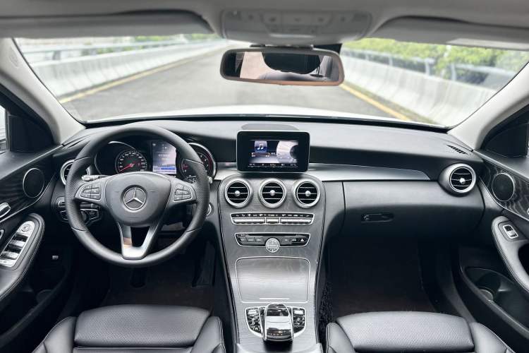 Used Mercedes-Benz C-Class 2015 C 200 station wagon Interior 3