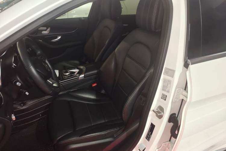 Used Mercedes-Benz C-Class 2015 Revised C 200 L Sport Edition Interior 3