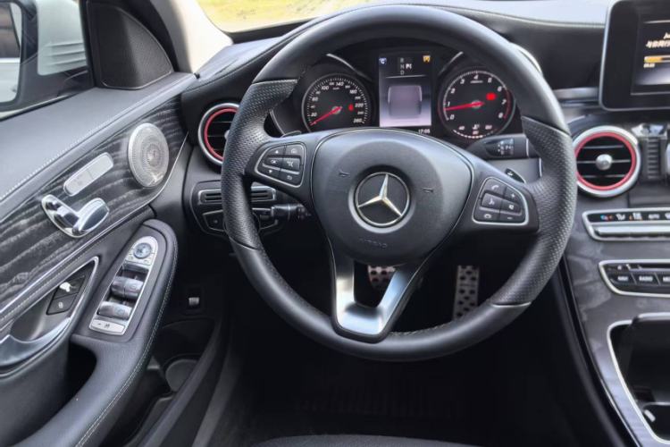 Used Mercedes-Benz C-Class 2015 Revised C 200 L Sport Edition Interior 3