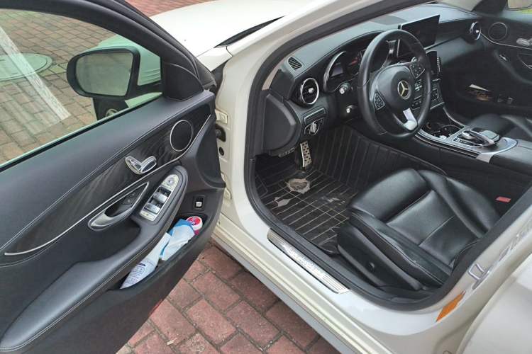 Used Mercedes-Benz C-Class 2015 Restyled C 180 L Sport Edition Interior 3