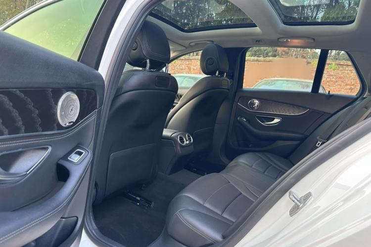 Used Mercedes-Benz C-Class 2015 C 200 station wagon Interior 3