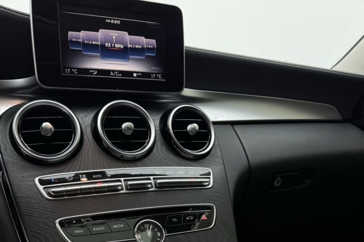 Used Mercedes-Benz C-Class 2015 C 200 L Sport Edition Interior 4