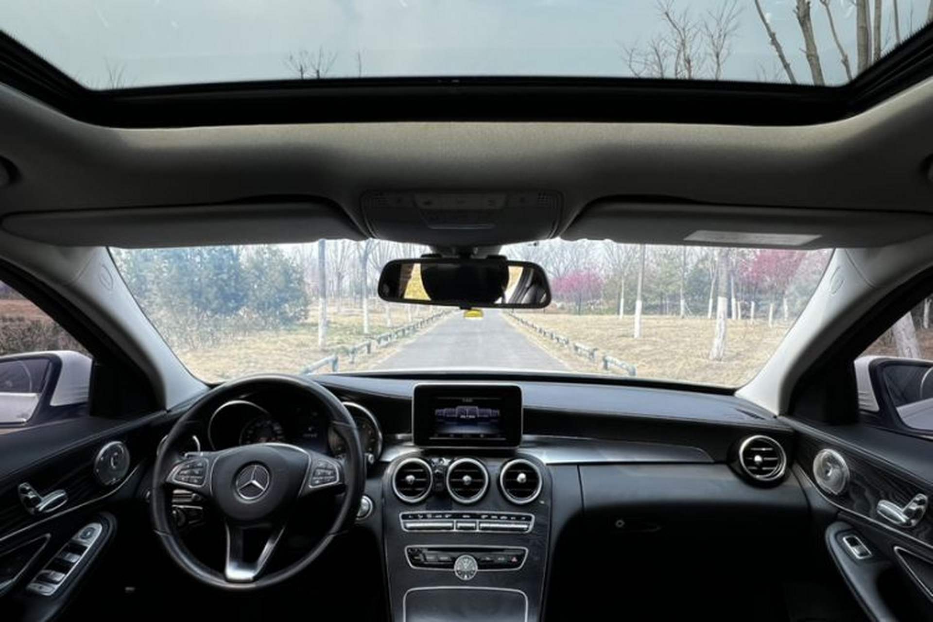 Used Mercedes-Benz C-Class 2015 C 180 L Sport Edition Interior 4