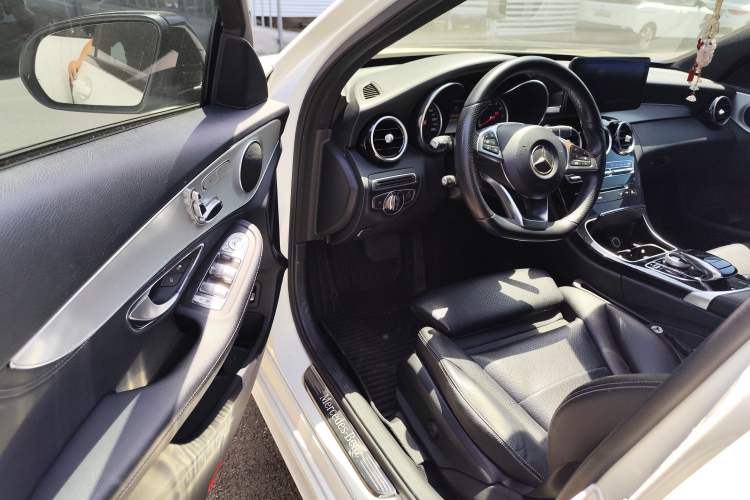 Used Mercedes-Benz C-Class 2015 C 200 Sport Edition 4MATIC Interior 4