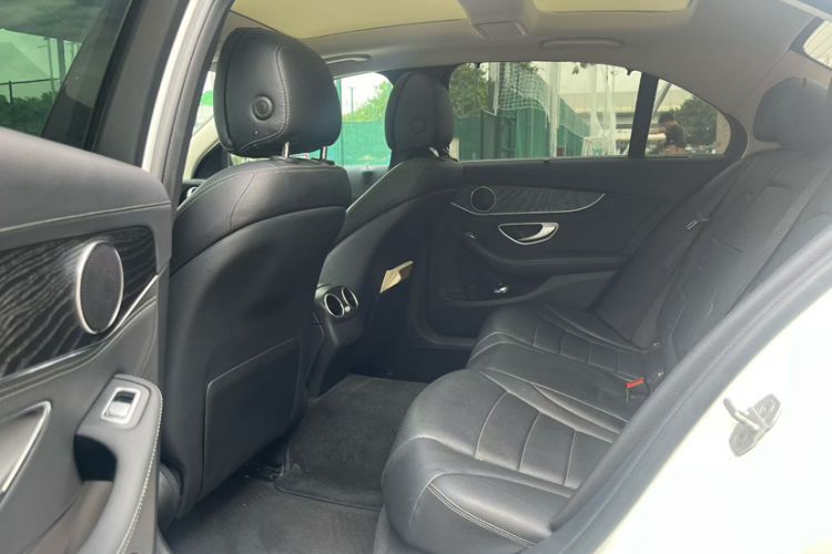 Used Mercedes-Benz C-Class 2015 C 200 L Sport Edition Interior 4
