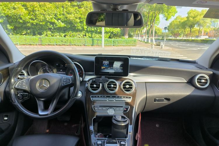 Used Mercedes-Benz C-Class 2015 C 200 L 4MATIC Interior 4