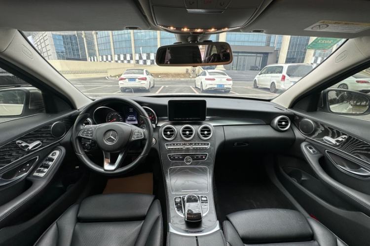 Used Mercedes-Benz C-Class 2015 C 200 station wagon Interior 4