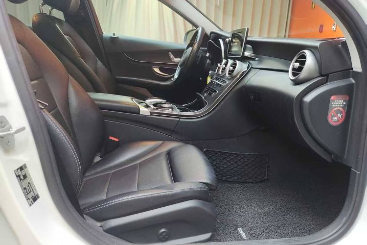Used Mercedes-Benz C-Class 2015 C 200 station wagon Interior 5