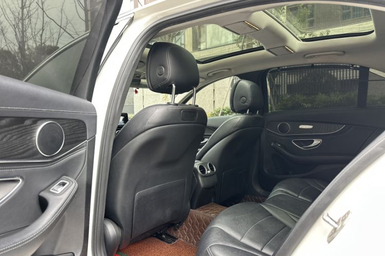 Used Mercedes-Benz C-Class 2015 C 200 L 4MATIC Sport Edition Interior 5