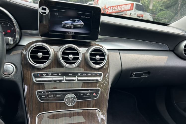 Used Mercedes-Benz C-Class 2015 C 180 L Interior 5