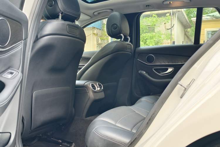 Used Mercedes-Benz C-Class 2015 C 200 station wagon Interior 6