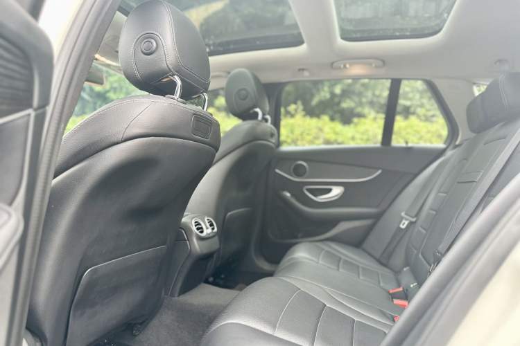 Used Mercedes-Benz C-Class 2015 C 200 station wagon Interior 6