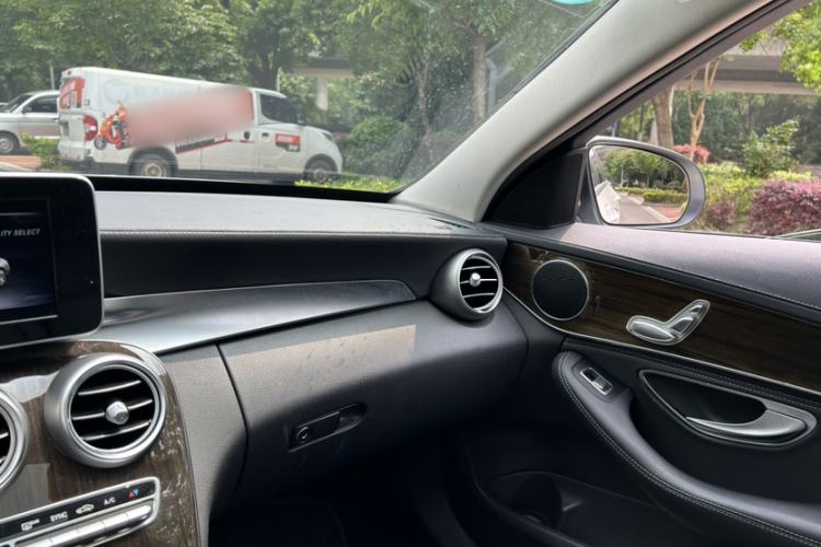 Used Mercedes-Benz C-Class 2015 C 180 L Interior 6
