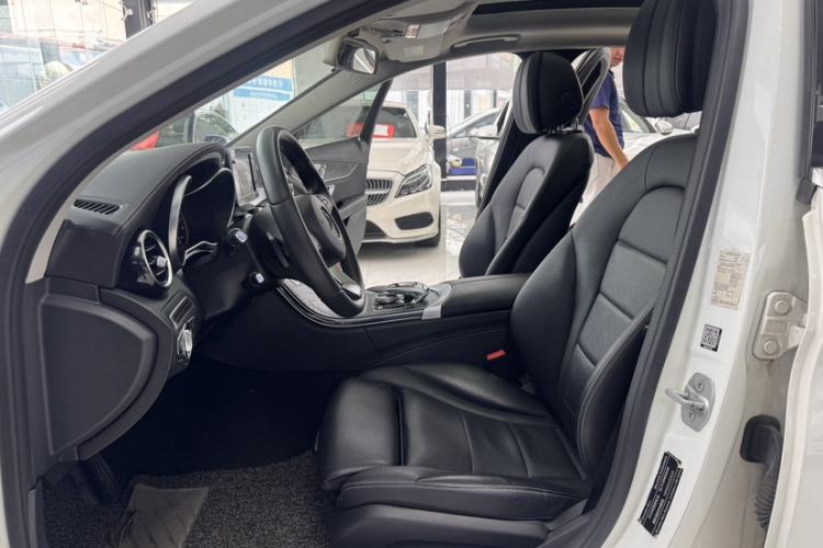 Used Mercedes-Benz C-Class 2015 Revised C 200 L Sport Edition Interior 7