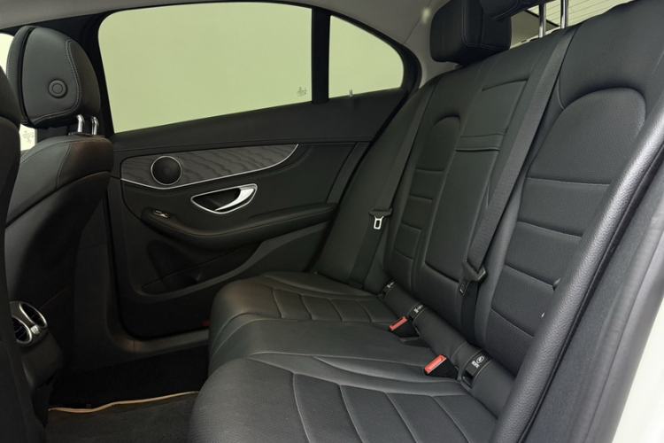 Used Mercedes-Benz C-Class 2015 C 200 L Sport Edition Interior 7