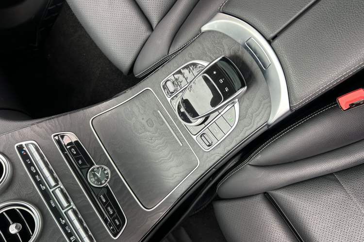 Used Mercedes-Benz C-Class 2015 C 200 station wagon Interior 7