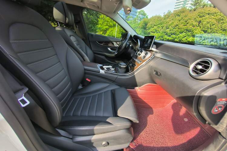 Used Mercedes-Benz C-Class 2015 C 200 L 4MATIC Interior 7