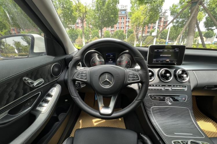 Used Mercedes-Benz C-Class 2015 C 180 L Sport Edition Interior 8