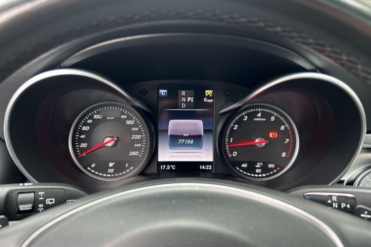 Used Mercedes-Benz C-Class 2015 C 200 station wagon Interior 9