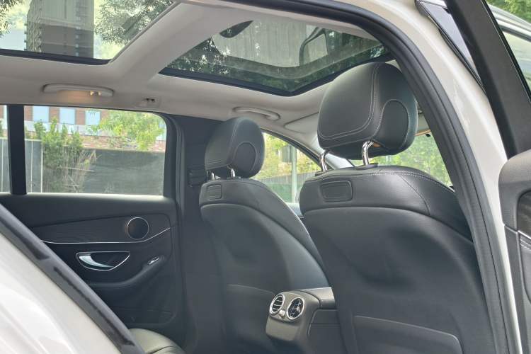 Used Mercedes-Benz C-Class 2015 C 200 station wagon Interior 9
