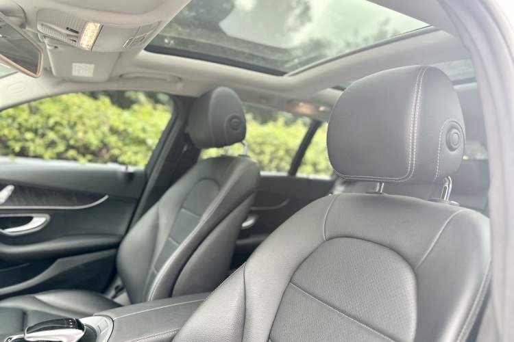 Used Mercedes-Benz C-Class 2015 C 200 station wagon Interior 9