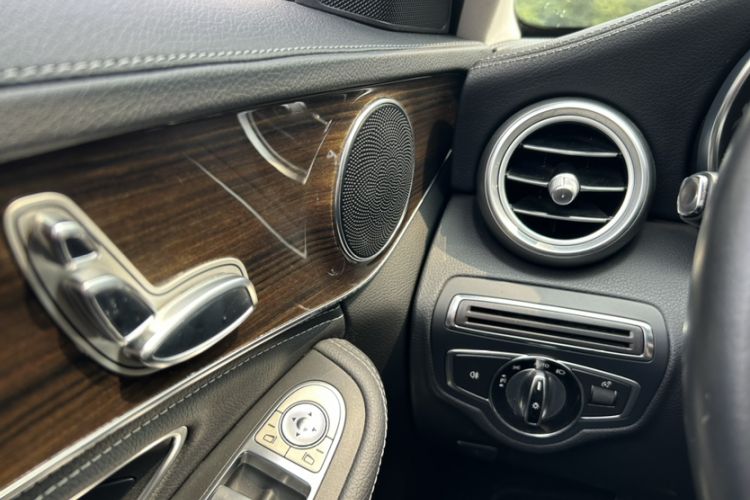 Used Mercedes-Benz C-Class 2015 C 180 L Interior 9
