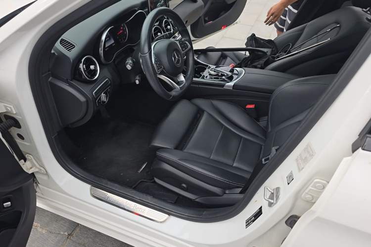 Used Mercedes-Benz C-Class 2015 C 200 Sport Edition 4MATIC Left Front Seat