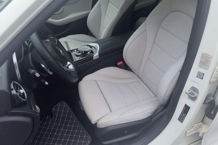 Used Mercedes-Benz C-Class 2015 C 200 Sport Edition 4MATIC Left Front Seat