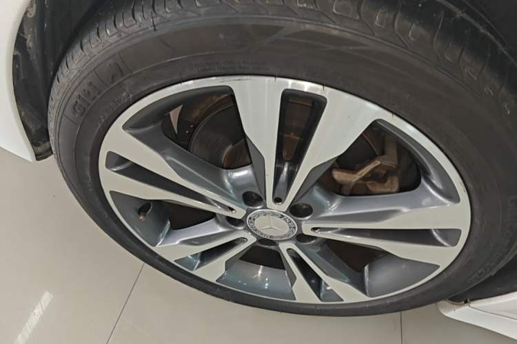 Used Mercedes-Benz C-Class 2015 C 200 L 4MATIC Sport Edition Left Front Wheel Hub