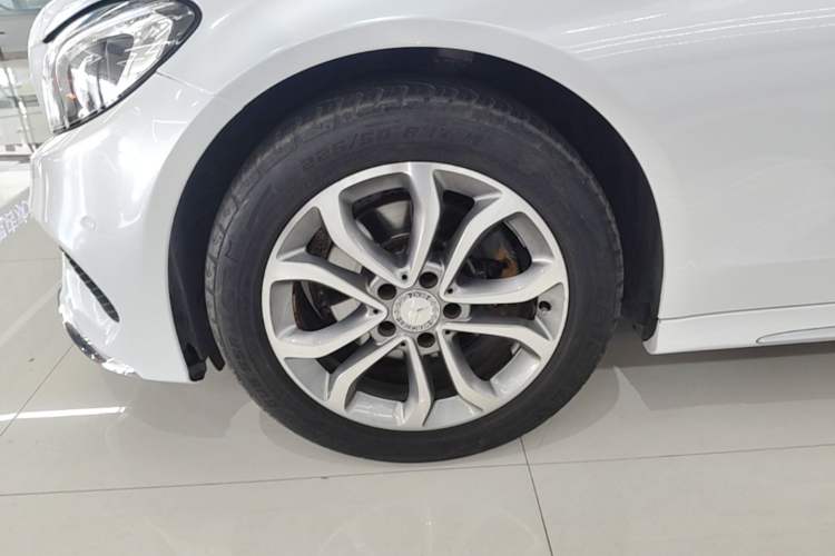 Used Mercedes-Benz C-Class 2015 Revised C 200 L Sport Edition Left Front Wheel Hub