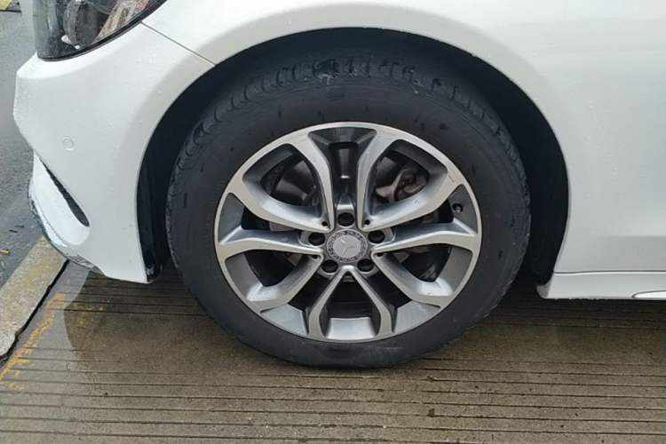 Used Mercedes-Benz C-Class 2015 Restyled C 180 L Sport Edition Left Front Wheel Hub