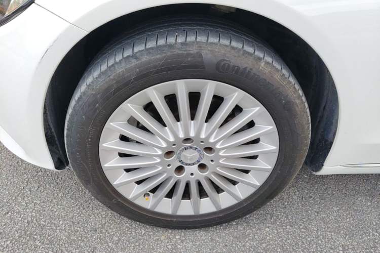 Used Mercedes-Benz C-Class 2015 Facelift C 200 L Left Front Wheel Hub