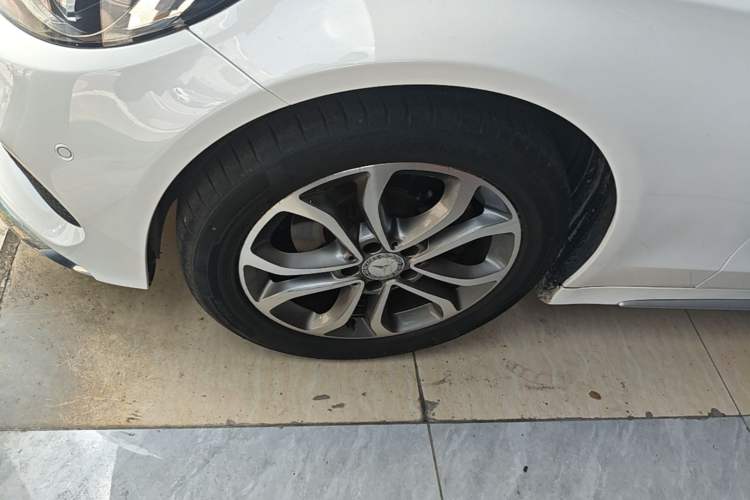 Used Mercedes-Benz C-Class 2015 Restyled C 180 L Sport Edition Left Front Wheel Hub