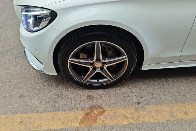 Used Mercedes-Benz C-Class 2015 C 200 station wagon Left Front Wheel Hub