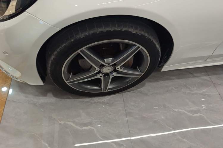 Used Mercedes-Benz C-Class 2015 C 200 station wagon Left Front Wheel Hub