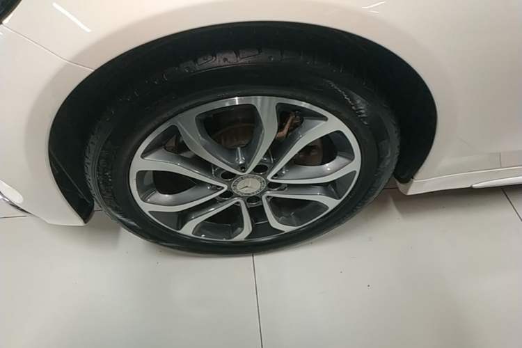 Used Mercedes-Benz C-Class 2015 C 200 L Sport Edition Left Front Wheel Hub