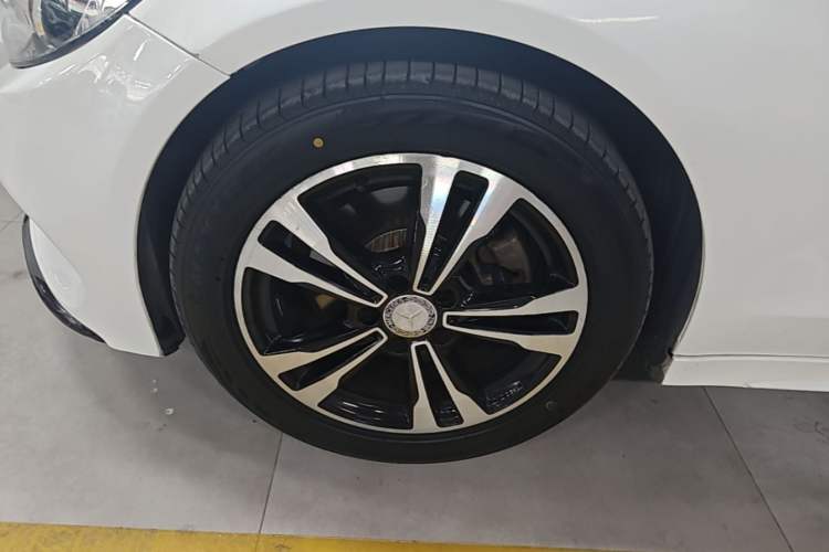 Used Mercedes-Benz C-Class 2015 C 200 Sport Edition Left Front Wheel Hub