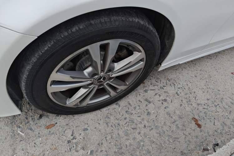 Used Mercedes-Benz C-Class 2015 Revised C 200 L Sport Edition Left Front Wheel Hub