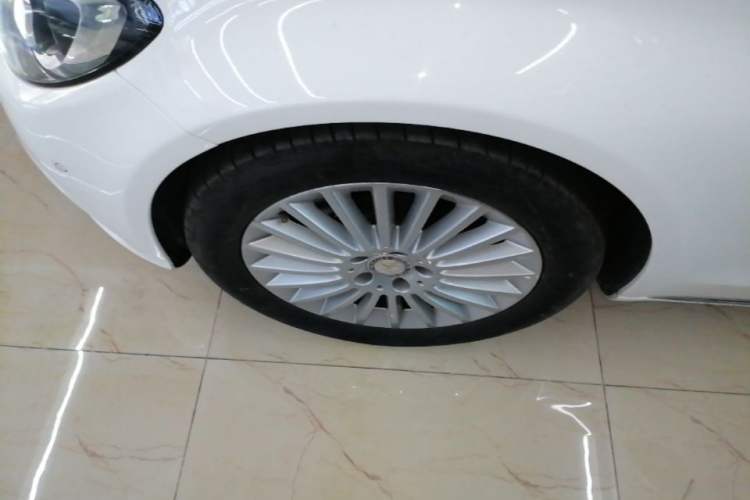 Used Mercedes-Benz C-Class 2015 C 200 L Left Front Wheel Hub