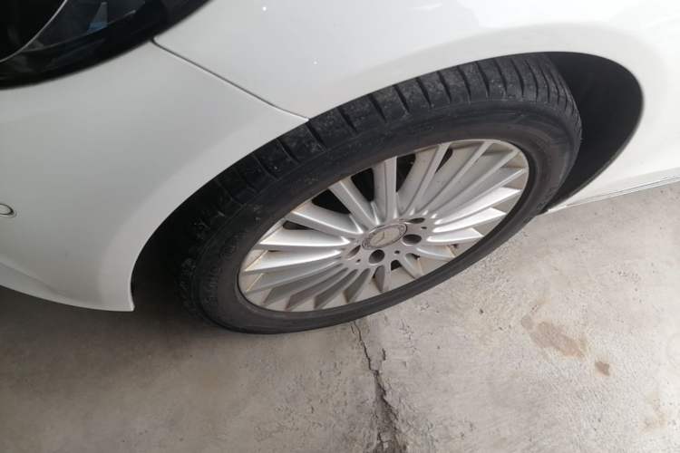 Used Mercedes-Benz C-Class 2015 Facelift C 200 L Left Front Wheel Hub