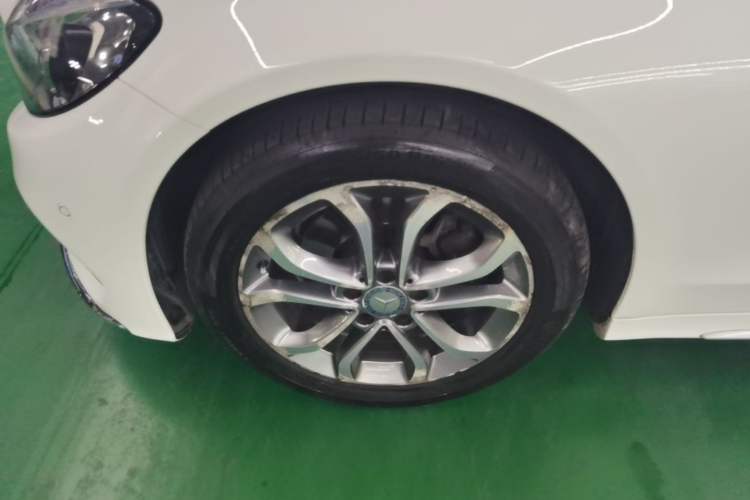 Used Mercedes-Benz C-Class 2015 C 180 L Sport Edition Left Front Wheel Hub
