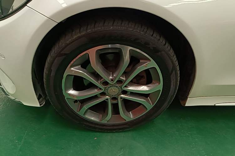 Used Mercedes-Benz C-Class 2015 Restyled C 180 L Sport Edition Left Front Wheel Hub