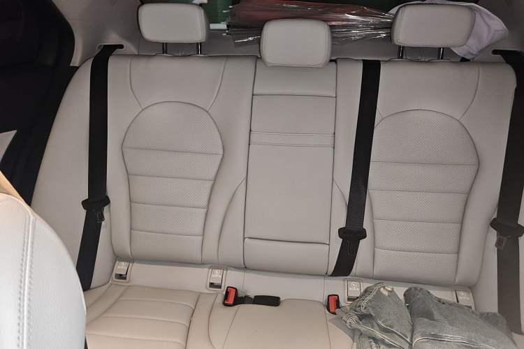 Used Mercedes-Benz C-Class 2015 C 180 L Sport Edition Left Rear Seat