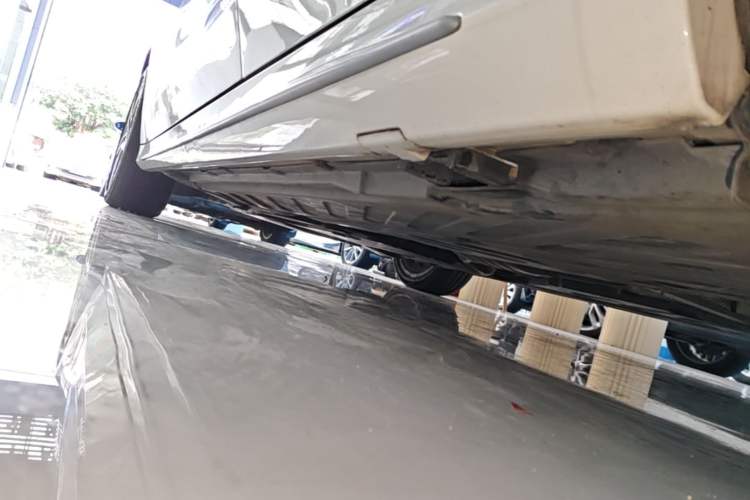 Used Mercedes-Benz C-Class 2015 C 260 L Sport Edition Left Side Sill